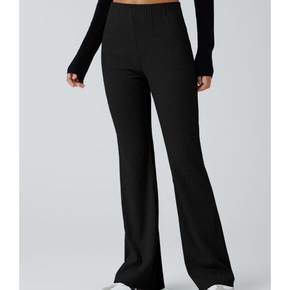 Halara Black High Waisted Side Zip Pocket Ribbed Flare Pull On Pants Size Small - Picture 1 of 10